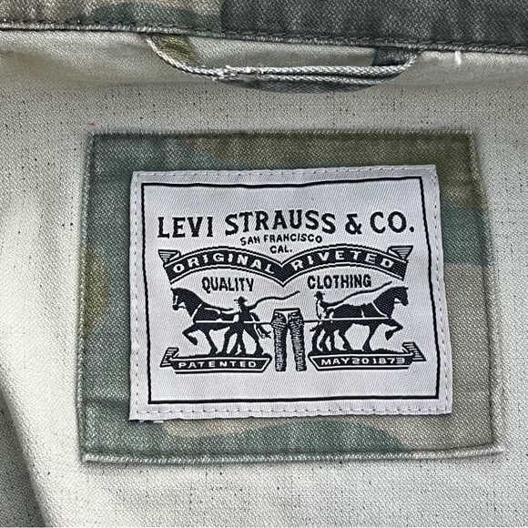 Levi’s & Strauss Camo Print Cargo Jacket - Size XS - Picture 7 of 10
